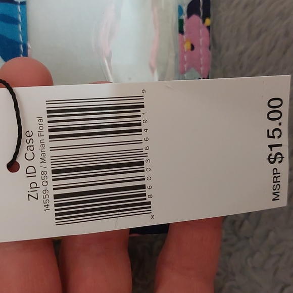 Vera Bradley Zip ID Case/Wallet - Picture 5 of 10